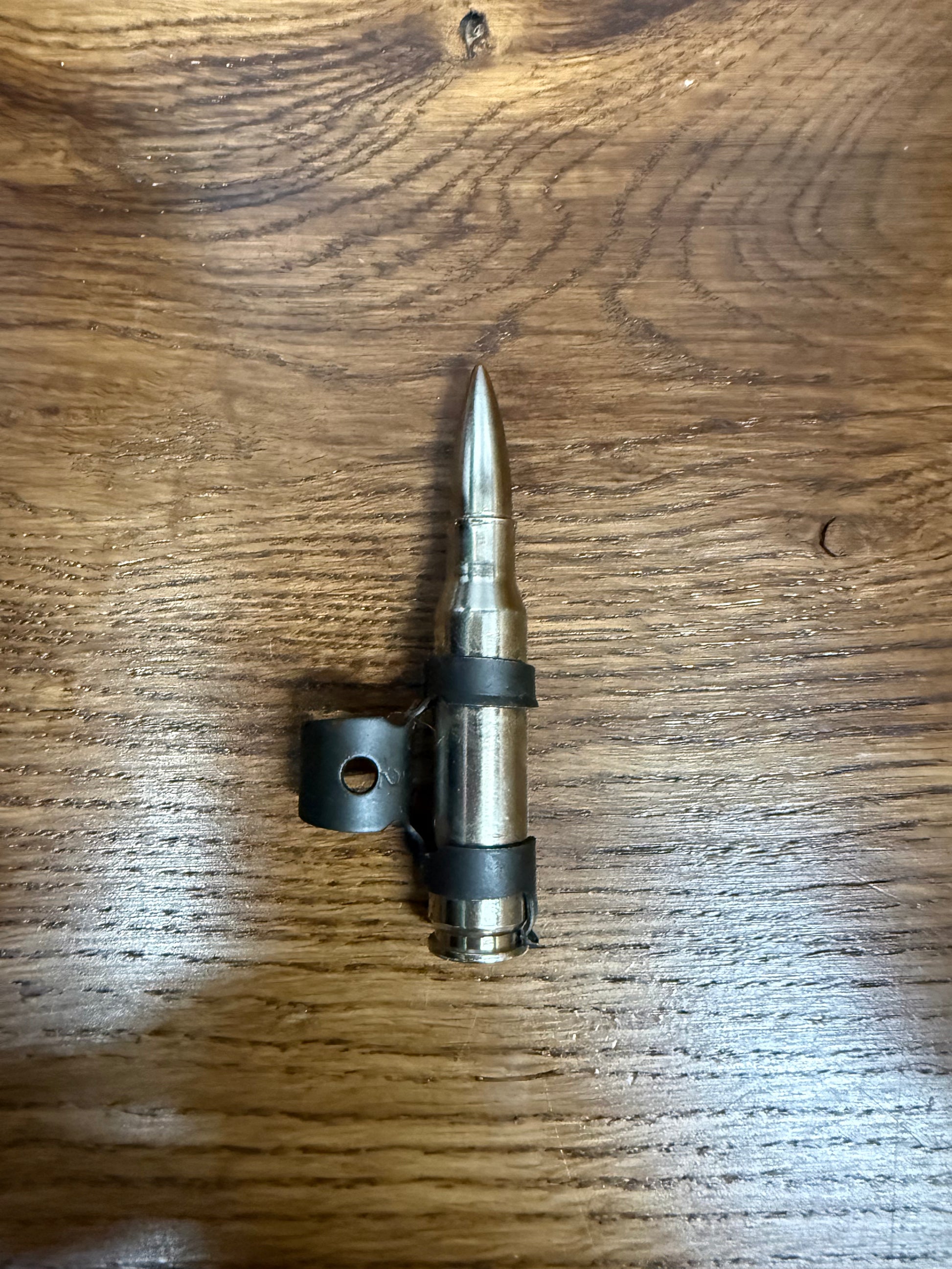 Snygg silverbälte med extra bullets från Hellgate, detaljrik design för mode och stil.