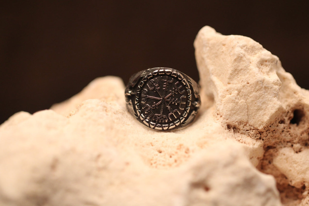 Hugin &amp; Munin Compass - Hellgate